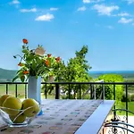 Poemia- Private With 4bd, Pool And Stunning Sea View *