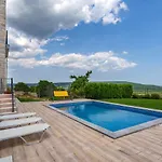 Poemia- Private With 4bd, Pool And Stunning Sea View
