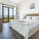 Poemia- Private With 4bd, Pool And Stunning Sea View * רוגאצ'בו