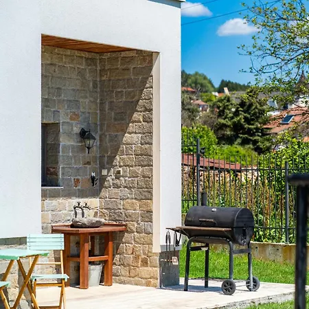 Poemia- Private With 4bd, Pool And Stunning Sea View *
