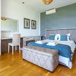 Poemia- Private With 4bd, Pool And Stunning Sea View *